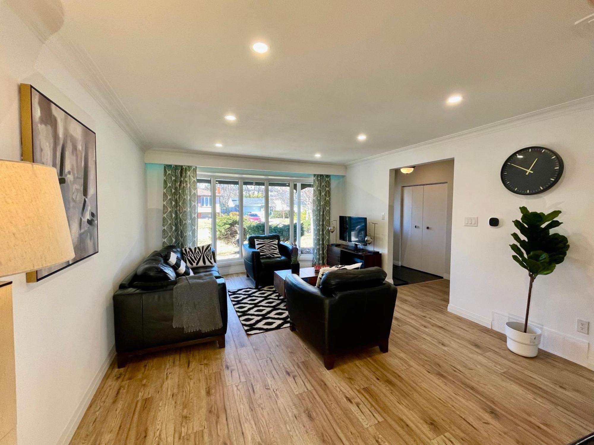 Apartment 3 Bdr In Burlington