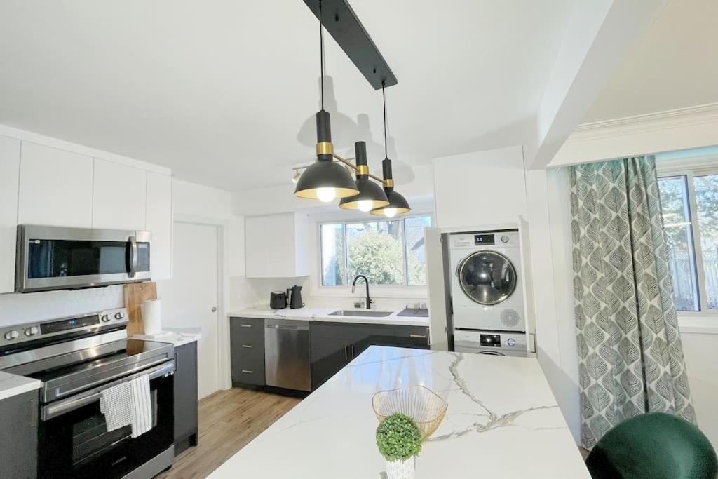 3 Bdr In Apartment *