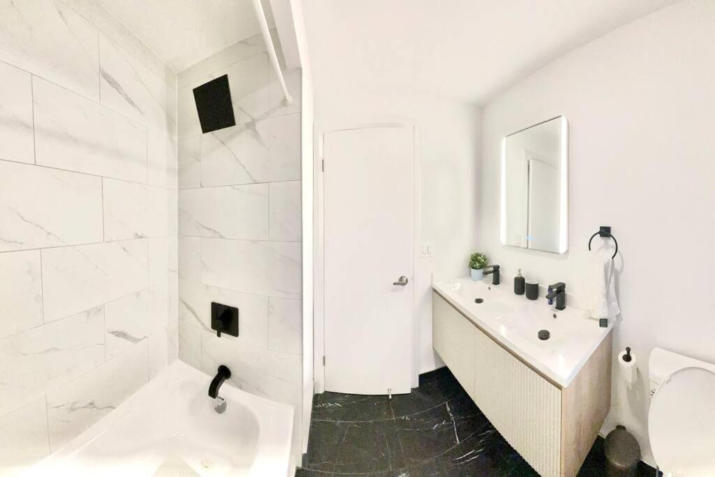 Apartment 3 Bdr In *