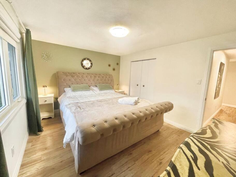 Apartment 3 Bdr In *