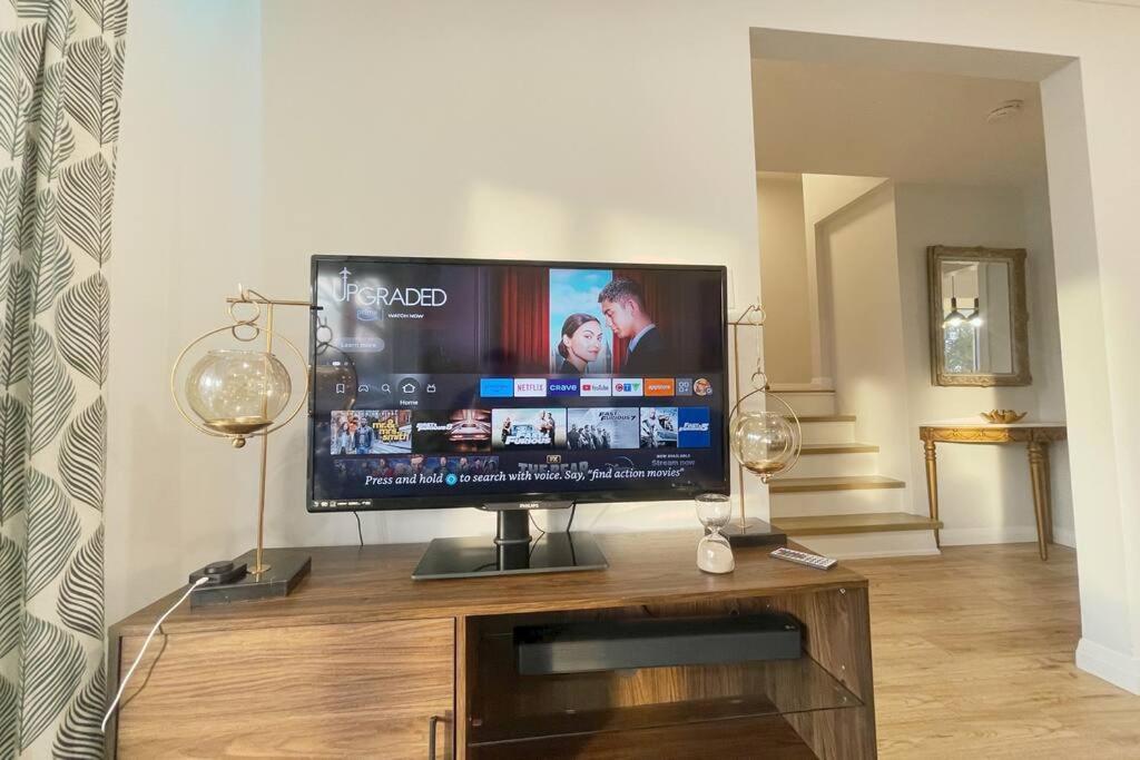 3 Bdr In Apartment